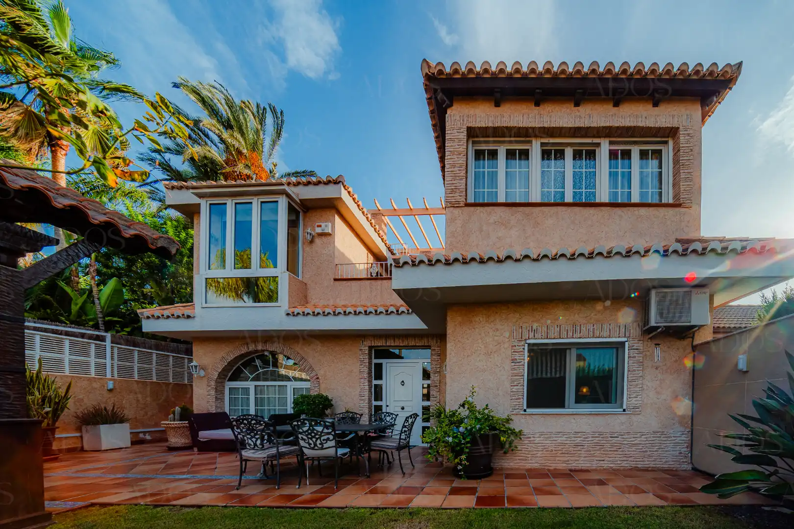 Houses for sale in Calle Fernando Casinello, Aguadulce Sur