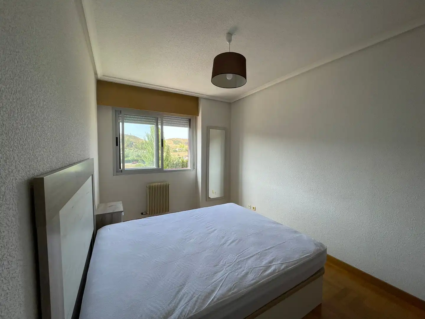 Wohnung zur Miete in Calle Victoria Balfe, Illera
