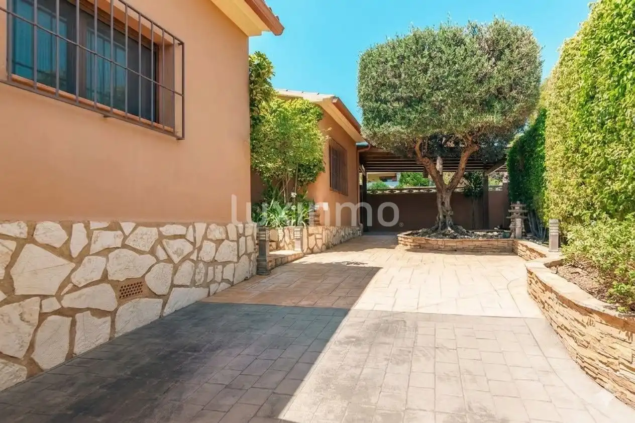 Villa con piscina in vendita a Coloma, imagen 4