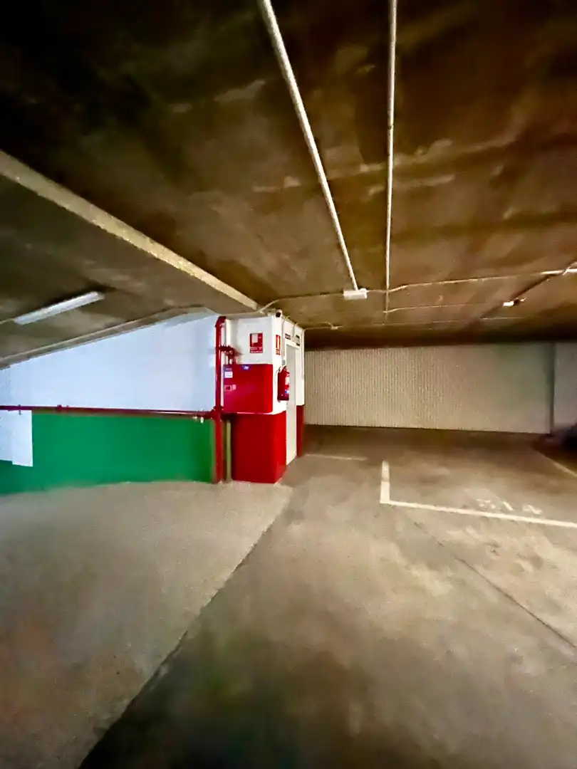 Garage for rent in Calle de Albarracín, 15, Simancas