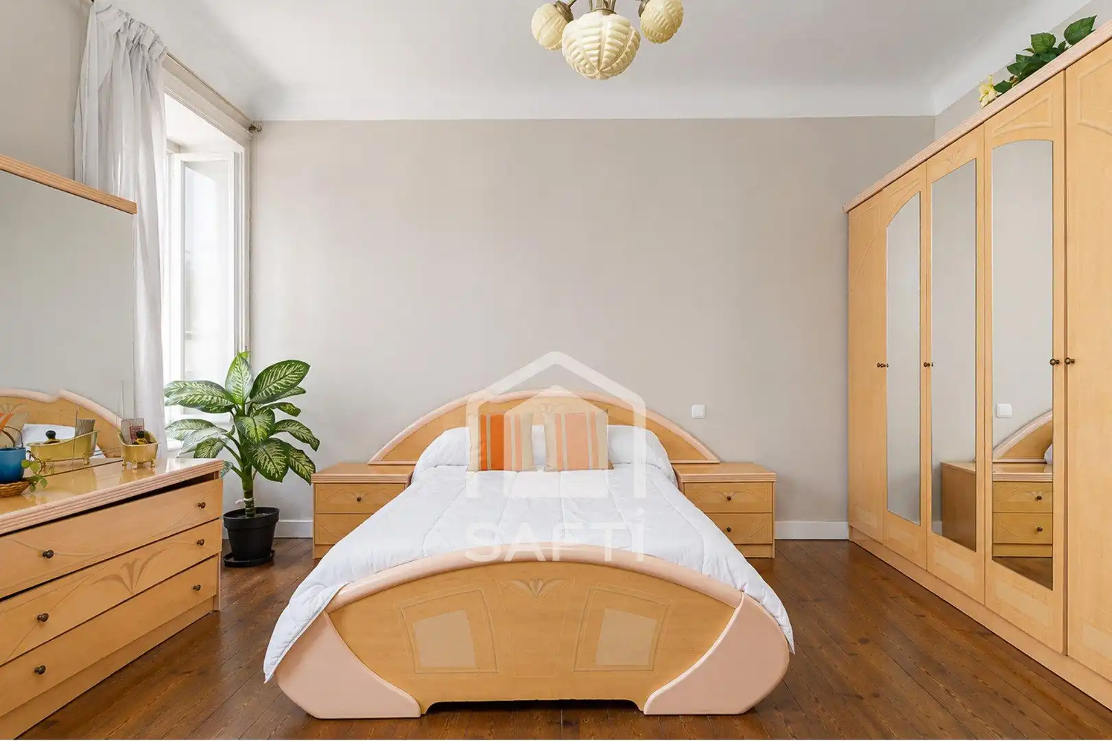 Habitación de Apartamento en venta en Irun  con Calefacción y Balcón
