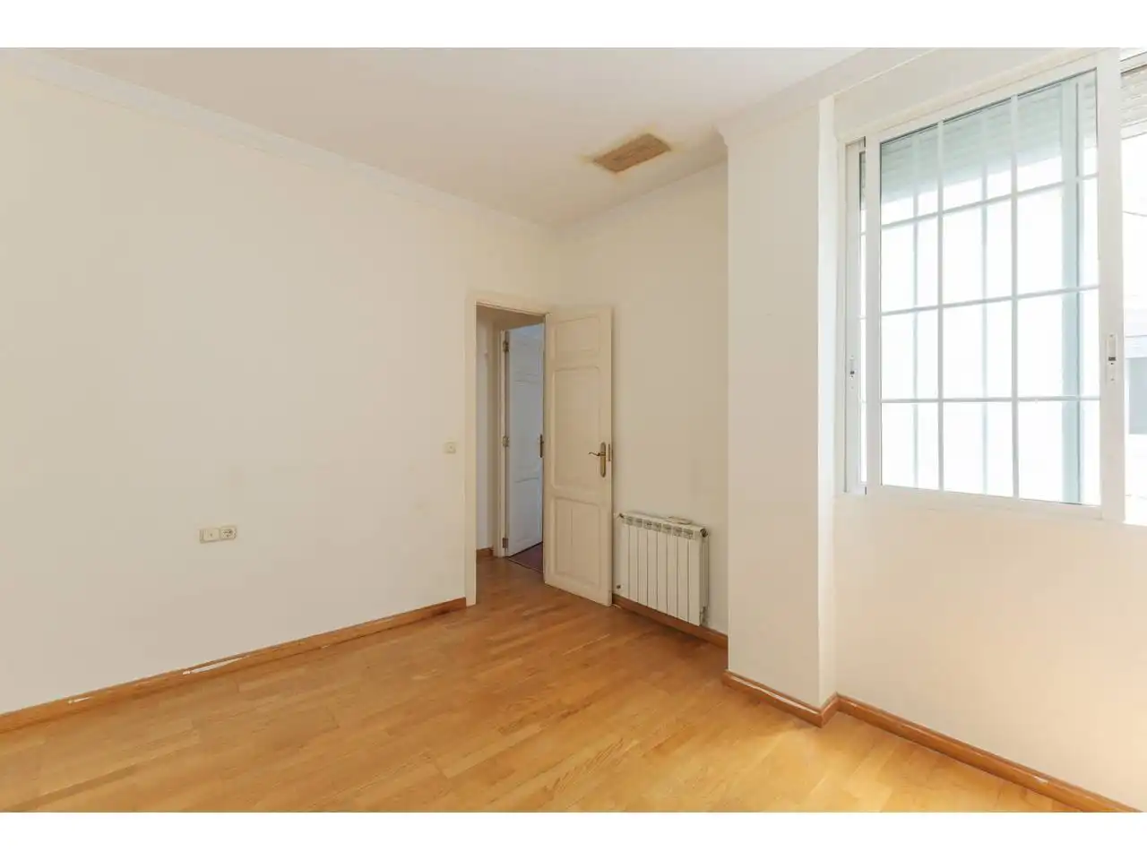 Wohnung zum Verkauf in Valencia mit Klimaanlage, Heizung und Parkett