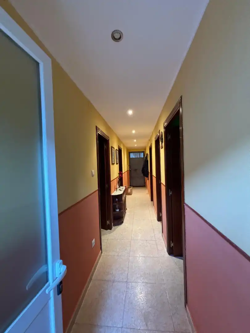 Wohnung zum Verkauf in Zuera mit Klimaanlage, Heizung und Privatgarten