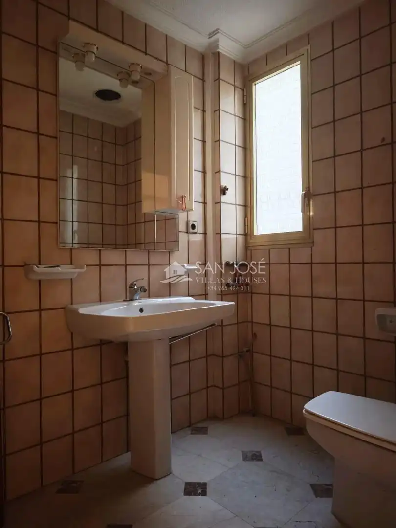 Baño de Piso en venta en Novelda con Aire acondicionado y Terraza