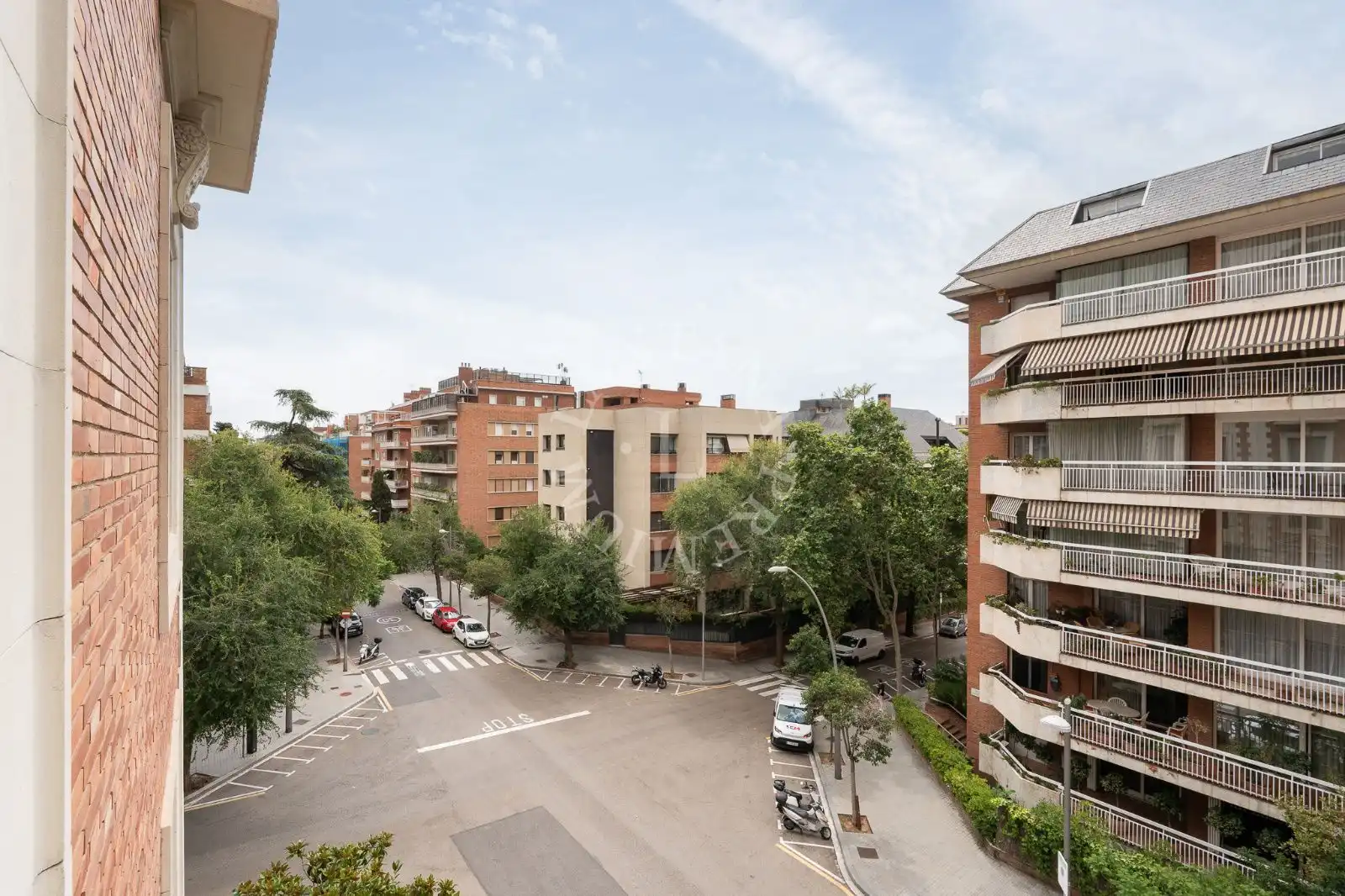 Vista exterior de Piso en venta en Barcelona con Trastero
