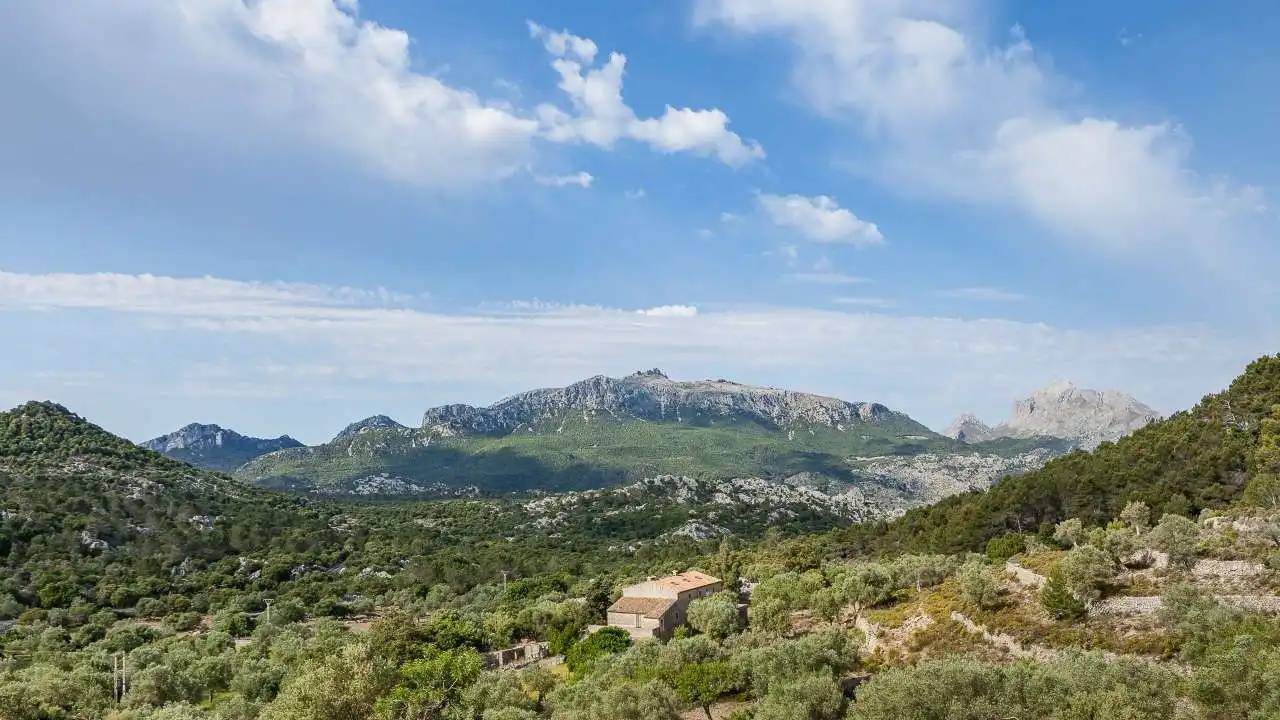 Finca rústica en venta en Escorca con Jardín privado, Terraza y Trastero