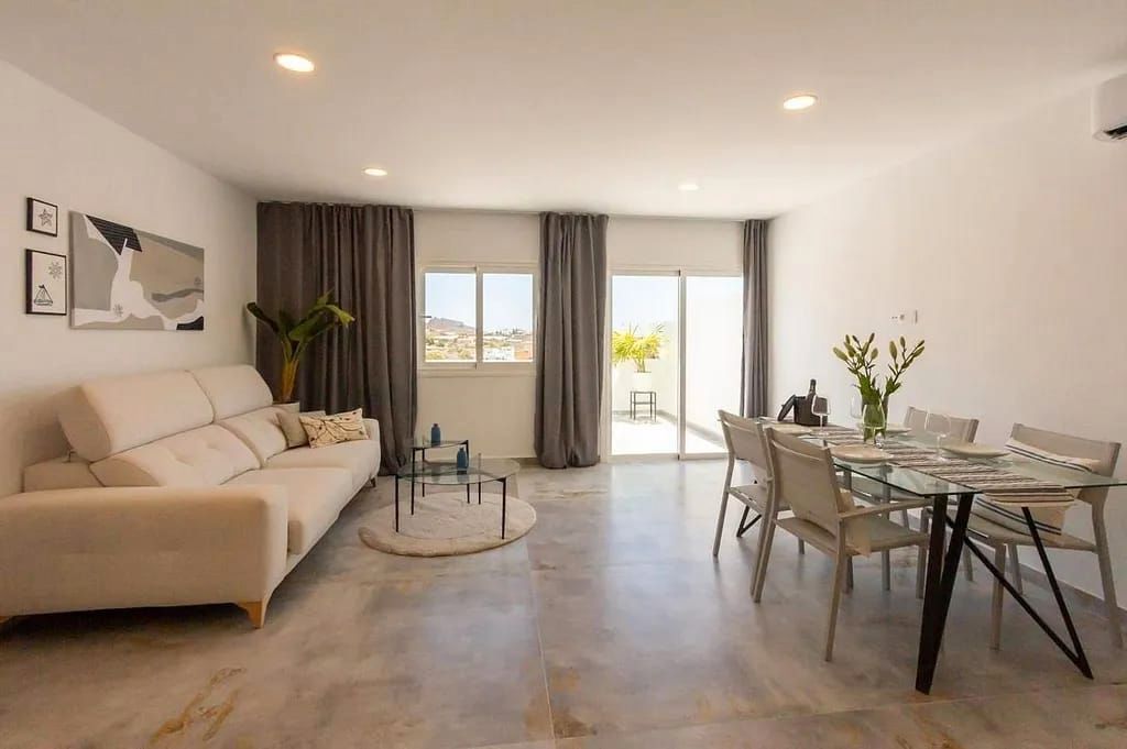 Sala d'estar de Apartament en venda en Arona amb Aire condicionat, Terrassa i Moblat