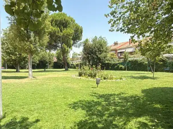 Jardín de Piso en venta en Alcalá de Henares con Aire acondicionado, Trastero y Piscina