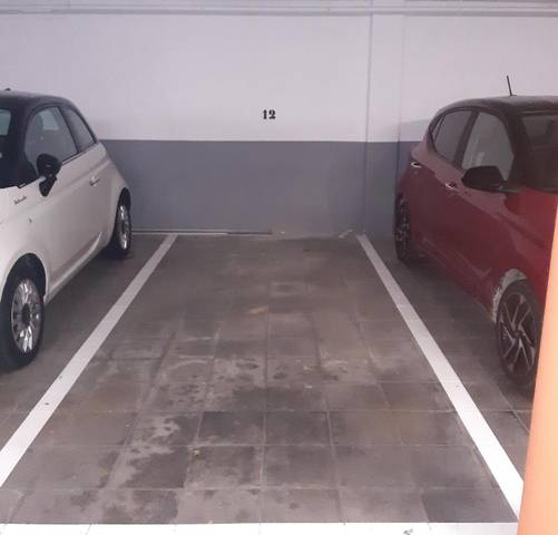 Garaje en Alquiler en Mossèn Lluís Pañella en Centre