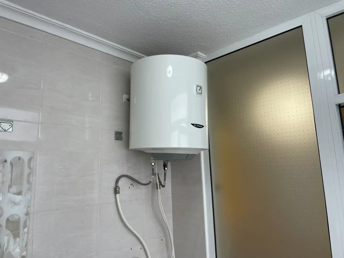Baño de Piso de alquiler en Orihuela con Amueblado y Balcón