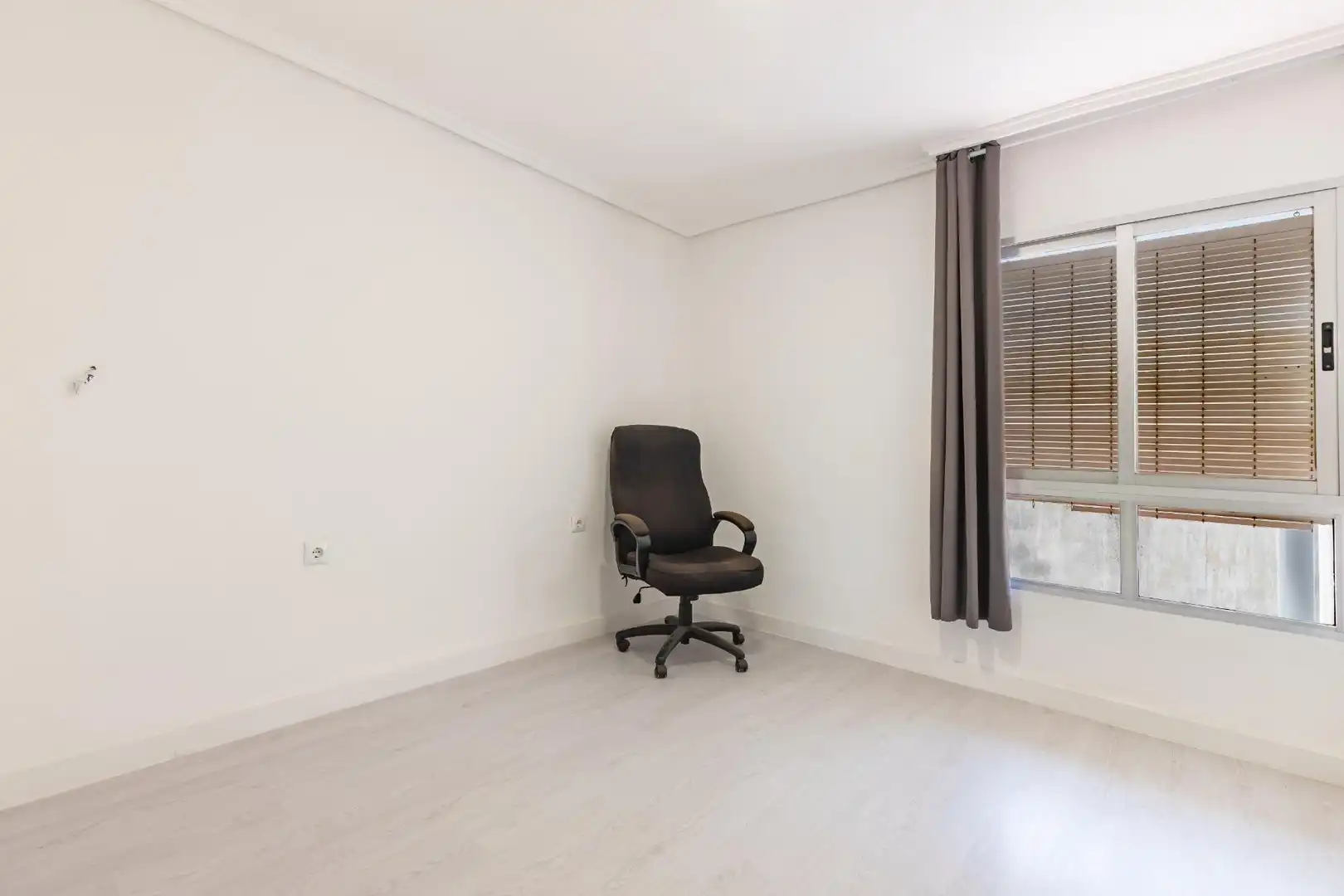 Habitación de Apartamento en venta en Godella con Aire acondicionado y Balcón