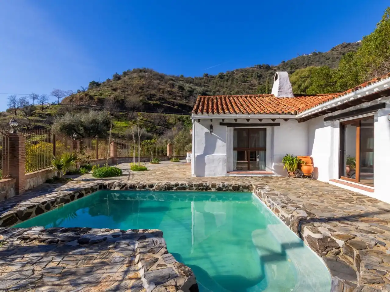 Casa rústica amb piscina en venda a MA-4111 6