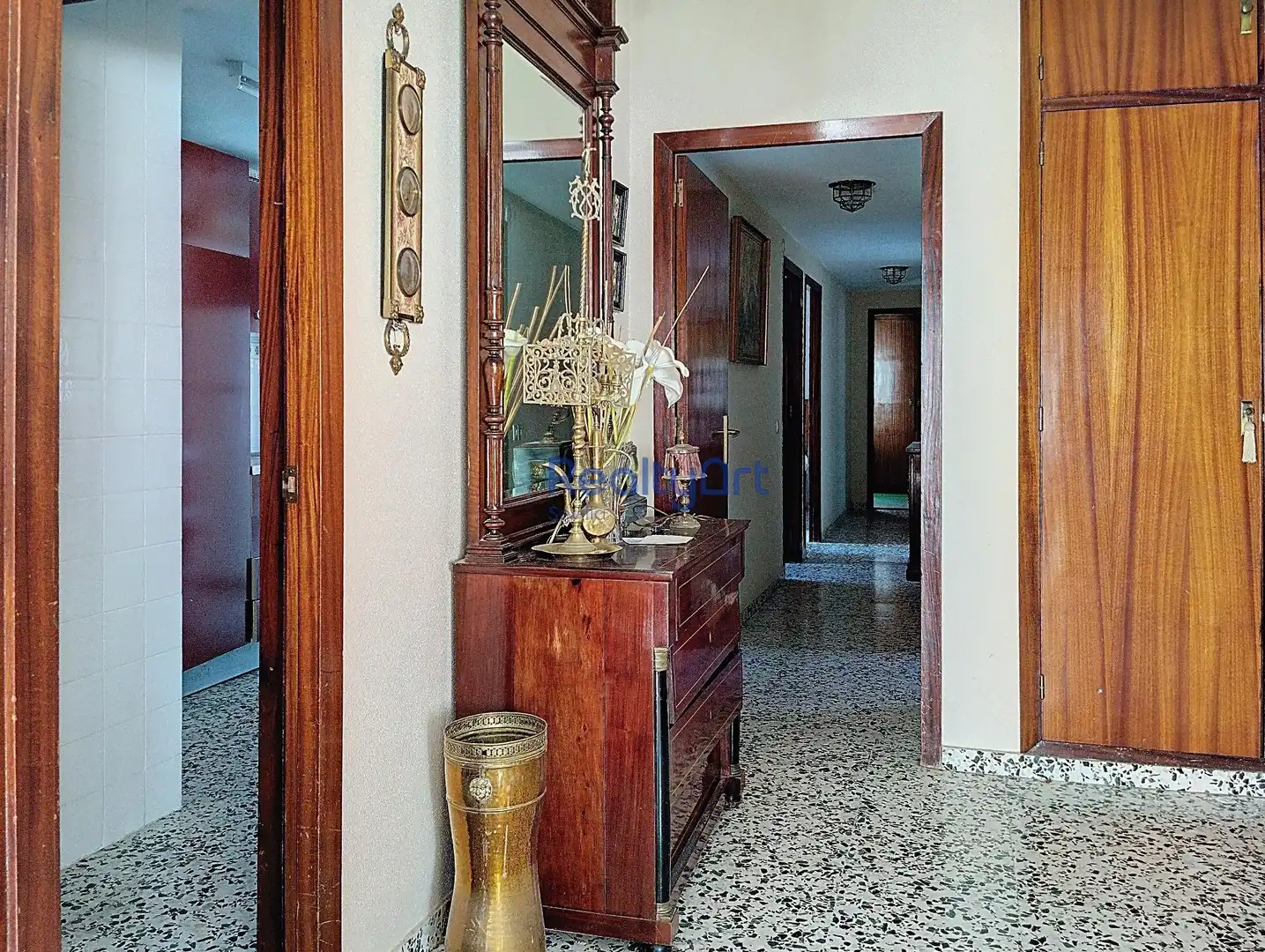 Flat for sale in Sevilla  with Air Conditioner