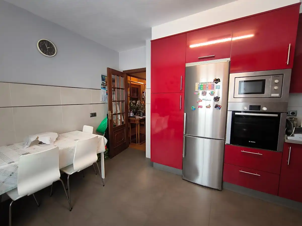 Küche von Wohnung zum Verkauf in Vilagarcía de Arousa mit Heizung, Parkett und Abstellraum