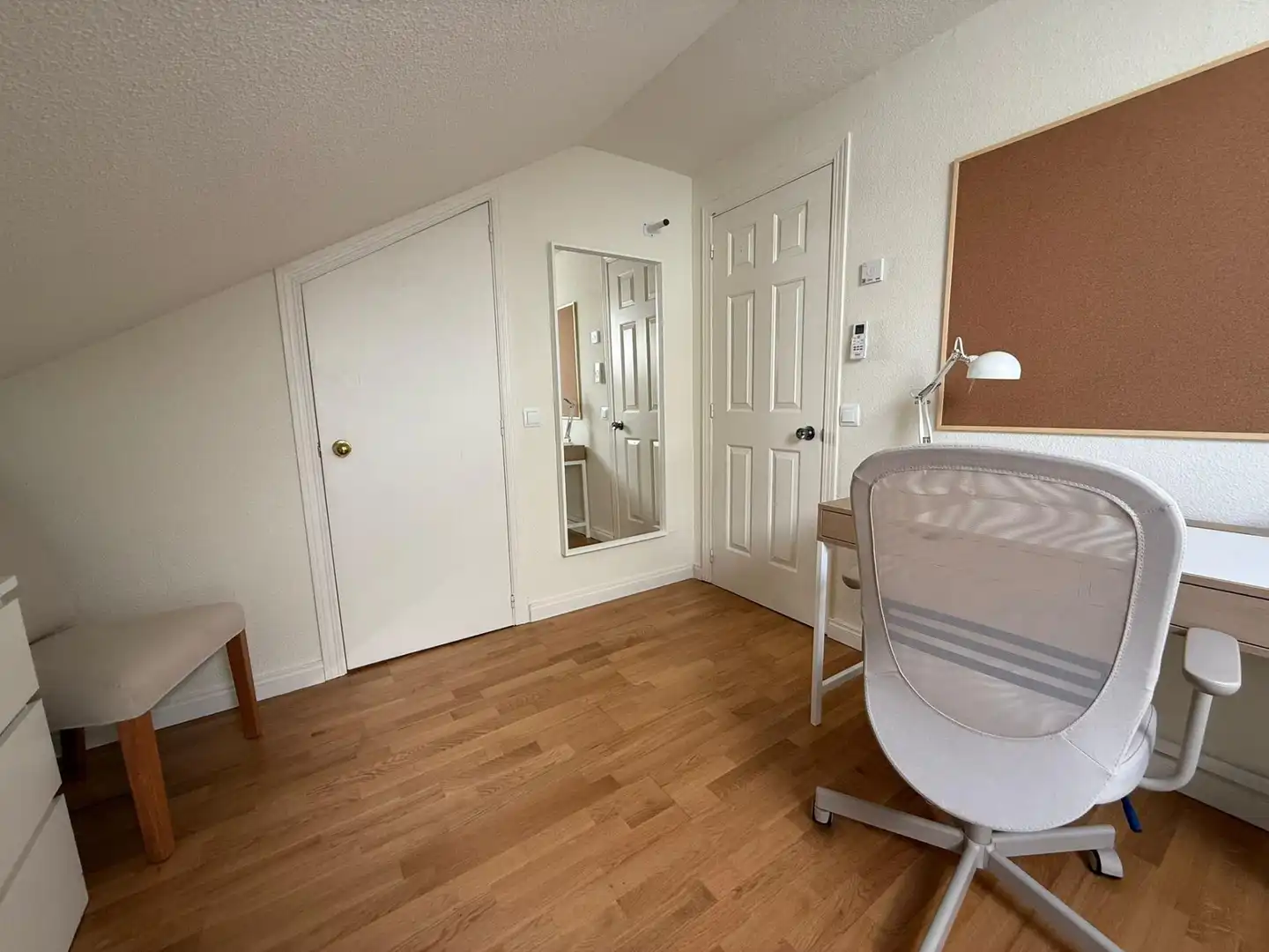Schlafzimmer von Dachboden zur Miete in Villanueva de la Cañada mit Möbliert