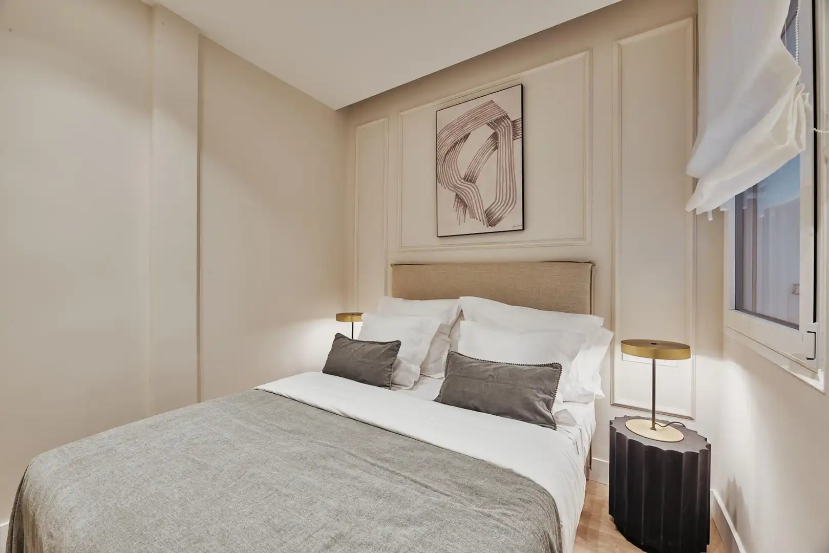 Bedroom of Flat for sale in Madrid  with Air Conditioner, Heating and Furnished