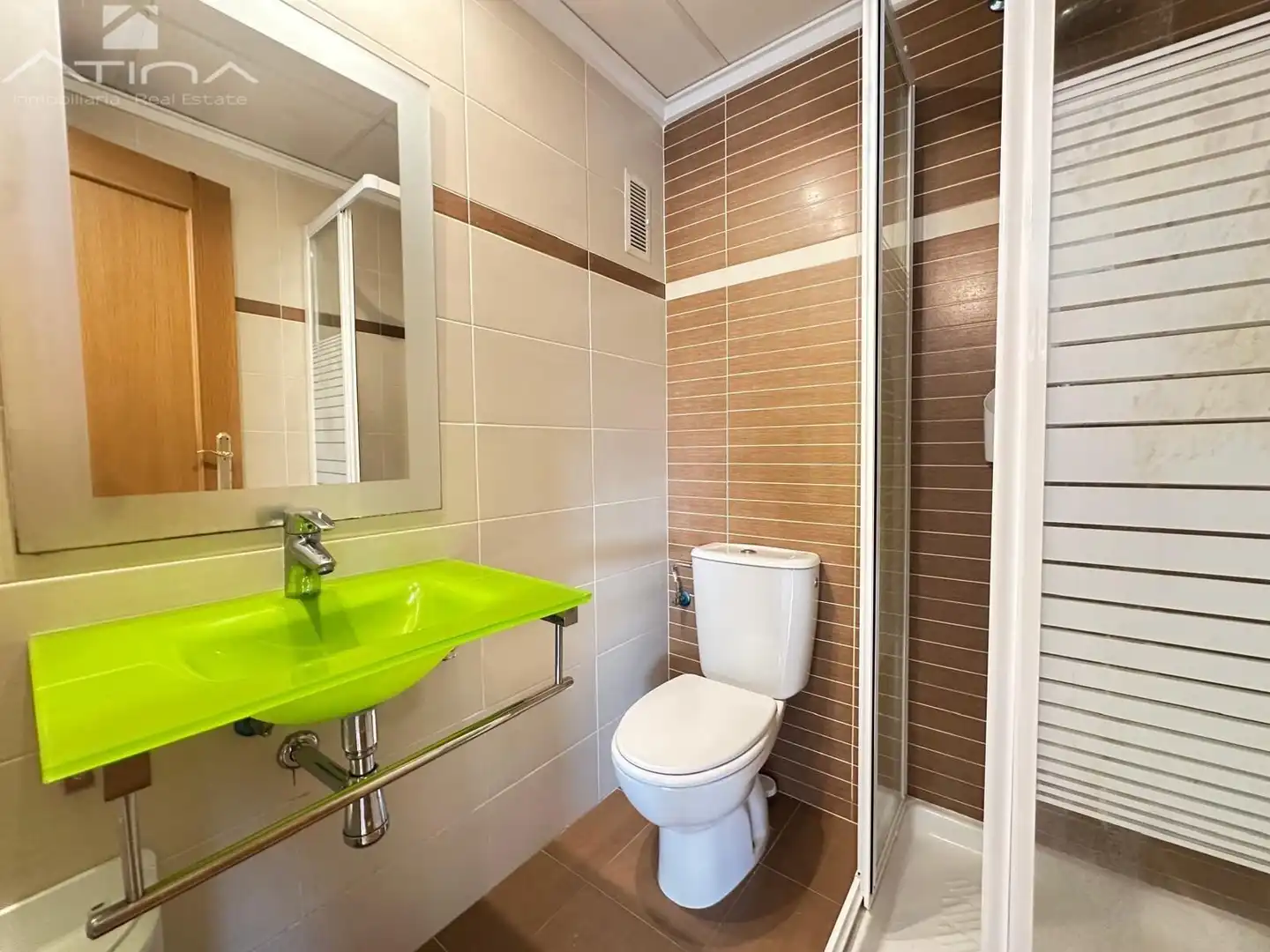 Baño de Ático en venta en Daimús con Jardín privado, Terraza y Balcón