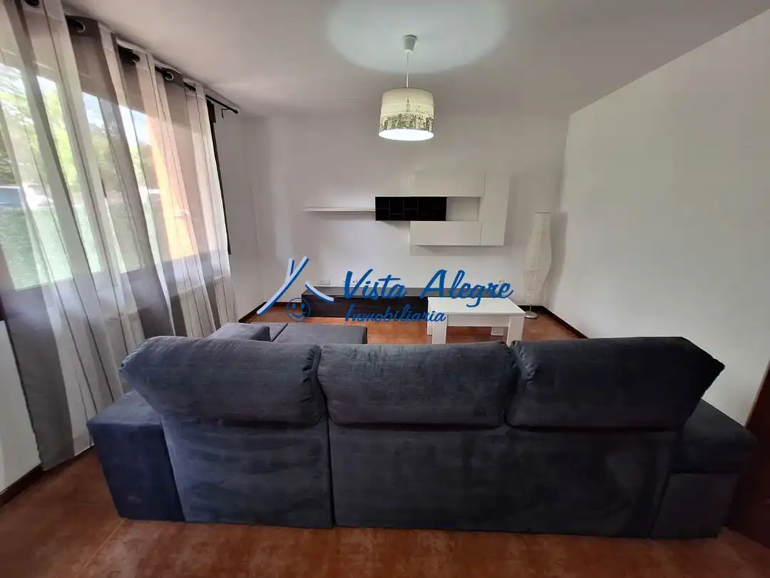 Wohnzimmer von Einfamilien-Reihenhaus zum Verkauf in Santo Domingo de la Calzada mit Heizung, Privatgarten und Terrasse