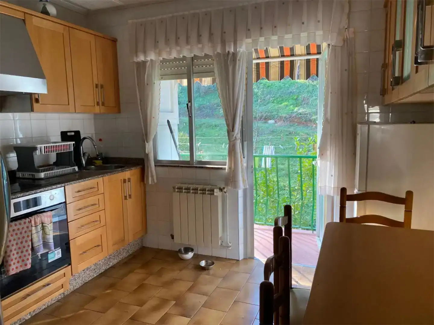 Küche von Wohnung zur Miete in Torrelavega  mit Parkett, Abstellraum und Möbliert