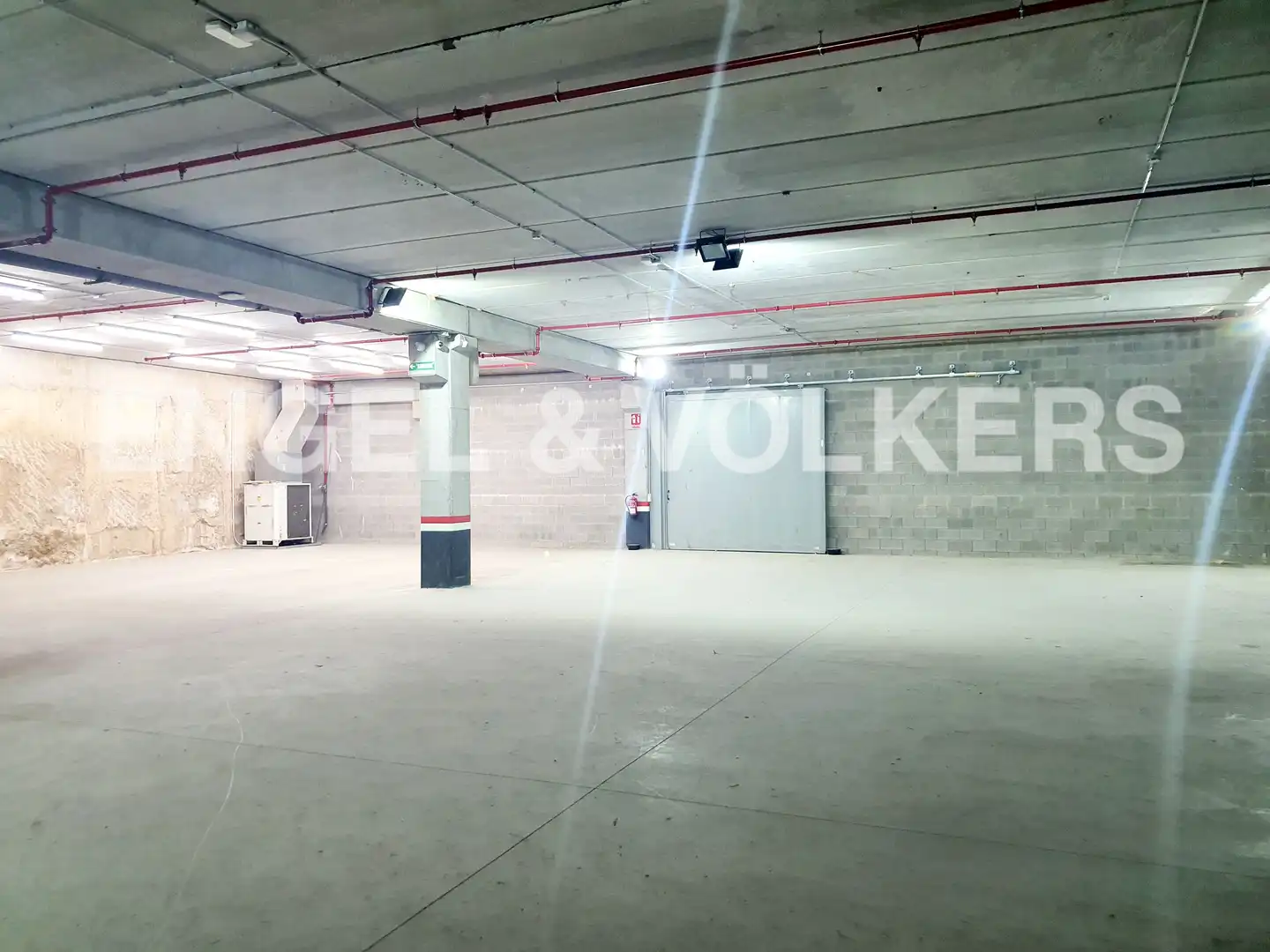 Nau industrial en venda en Cornellà de Llobregat