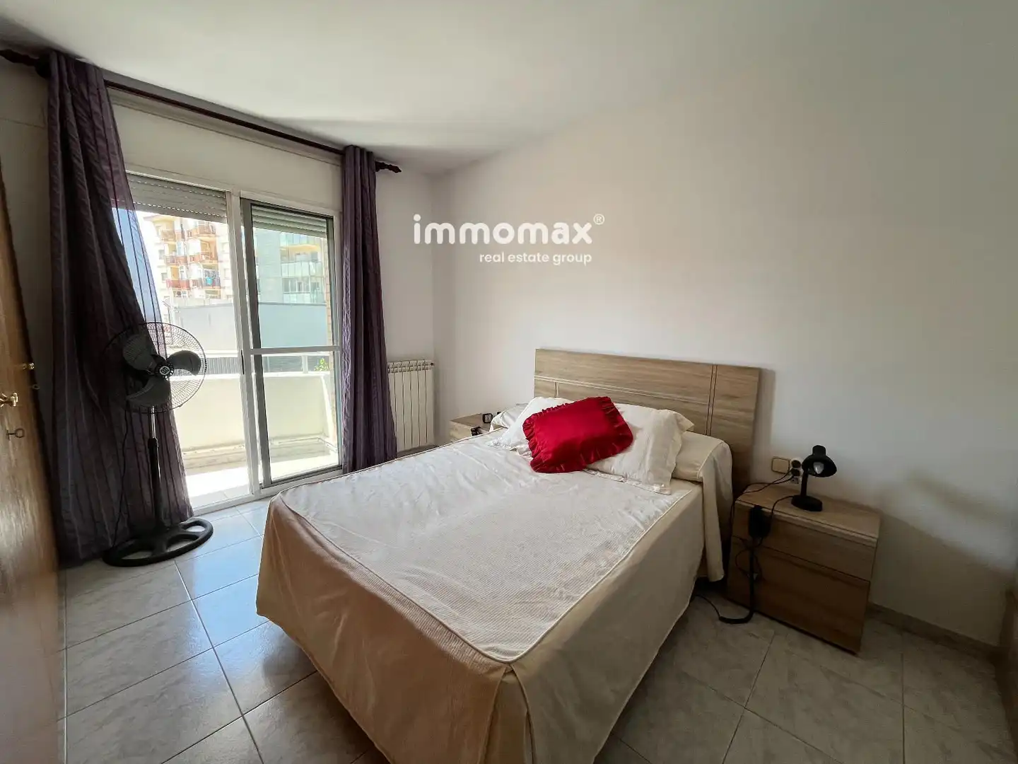 Habitación de Casa adosada en venta en Vilanova i la Geltrú con Calefacción, Jardín privado y Terraza