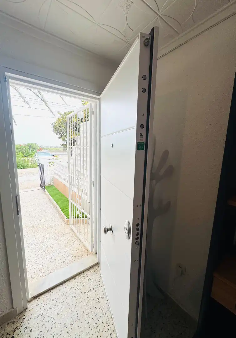 Jardí de Casa o xalet en venda en Guardamar del Segura amb Aire condicionat, Calefacció i Terrassa