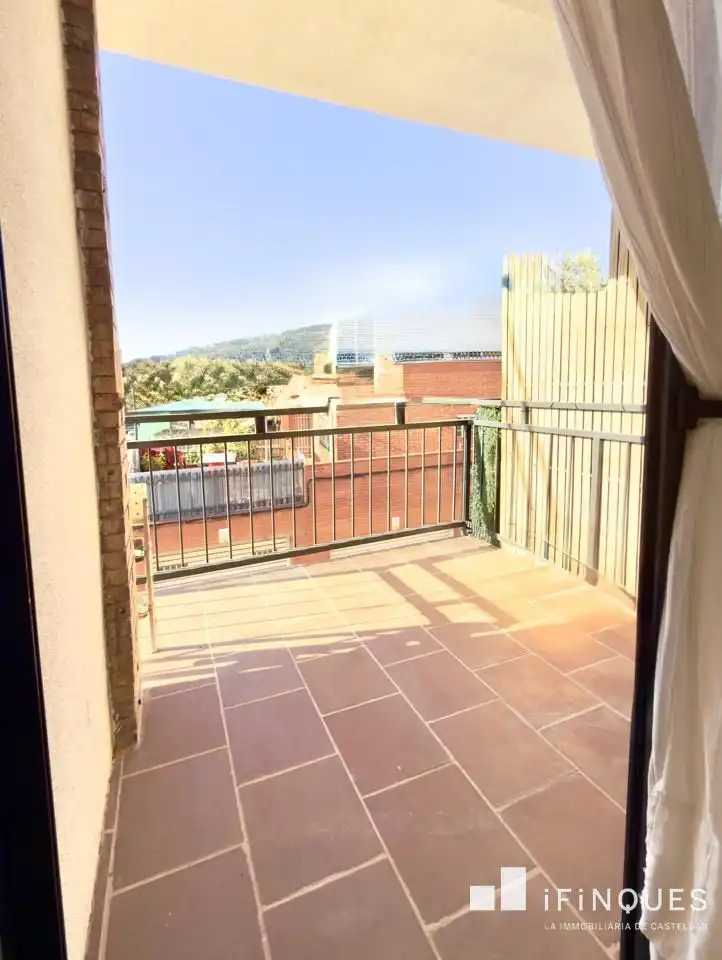 Terrassa de Pis en venda en Castellar del Vallès amb Aire condicionat, Calefacció i Balcó