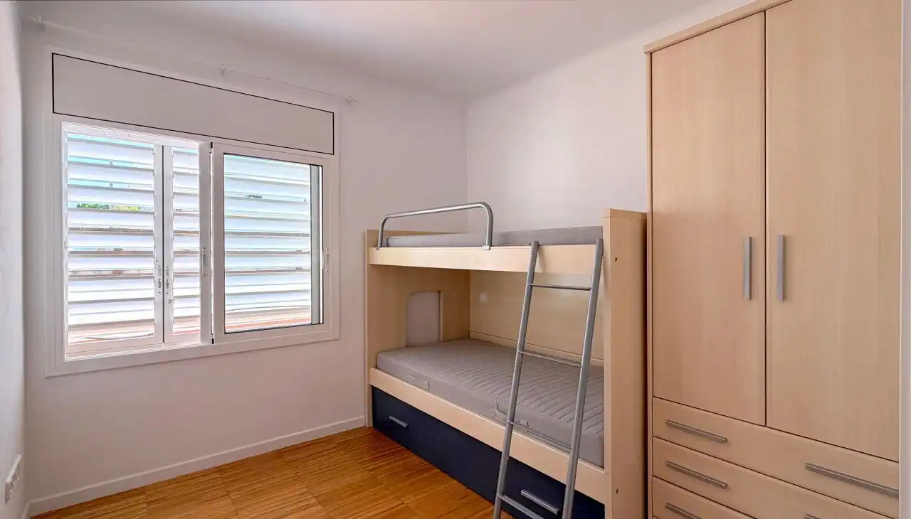 Schlafzimmer von Wohnung zum Verkauf in Barcelona mit Klimaanlage, Heizung und Terrasse