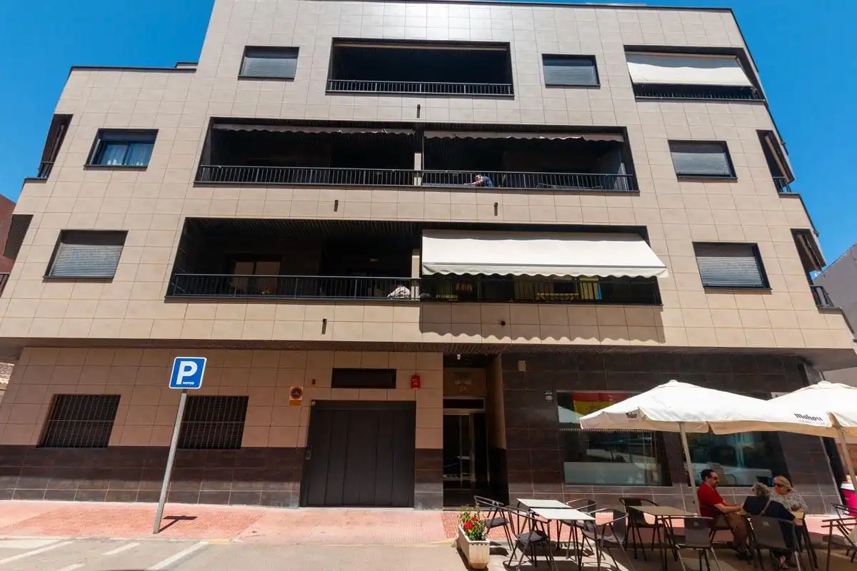 Vista exterior de Apartamento en venta en Torrevieja con Terraza y Balcón