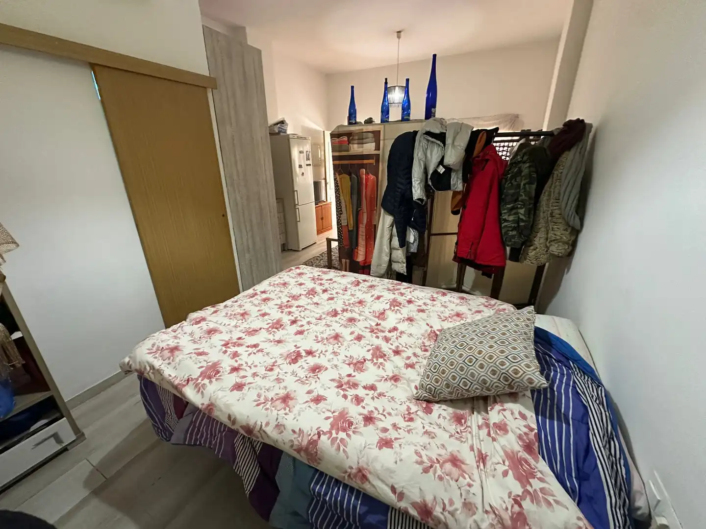 Habitación de Apartamento en venta en Torremolinos con Aire acondicionado y Amueblado