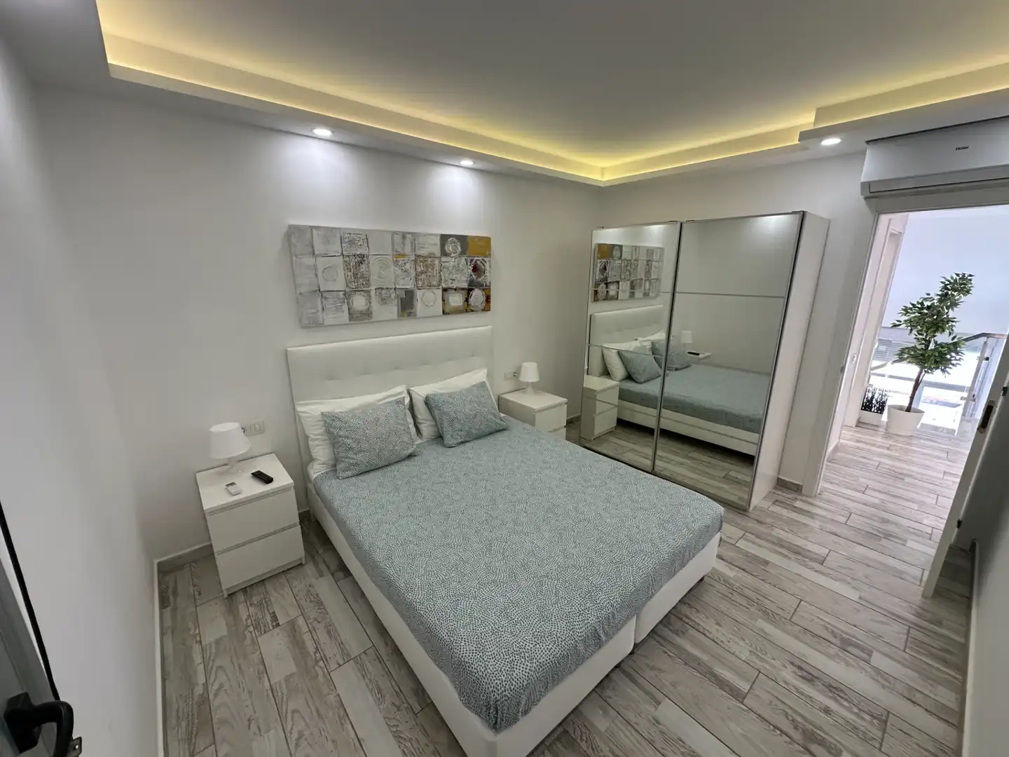 Casa aparellada amb terrassa en venda a Calle Tibiabin, imagen 16