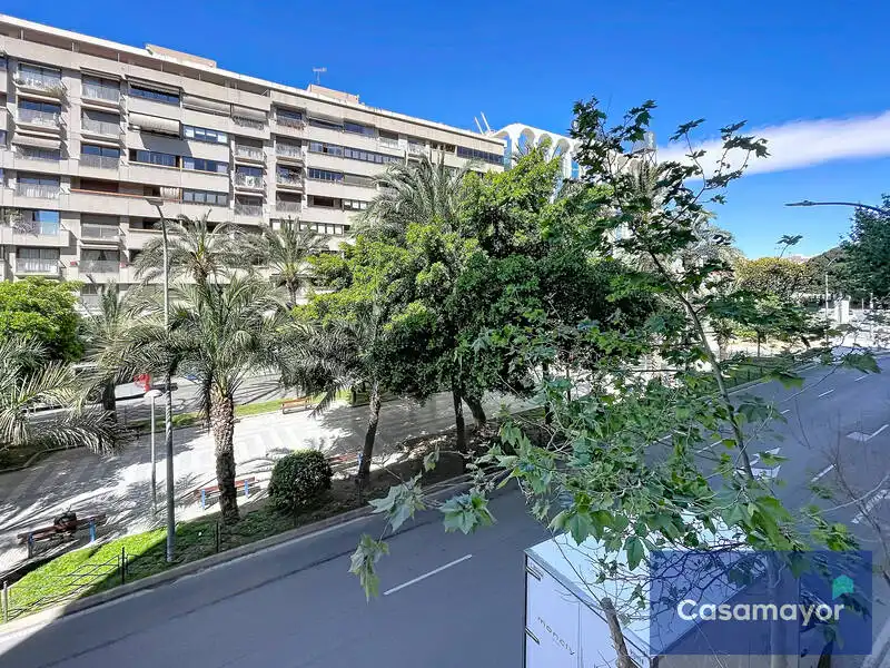 Vista exterior de Pis en venda en Alicante / Alacant amb Traster i Balcó