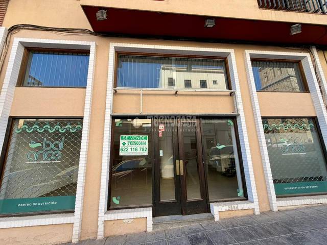 Local comercial en Venta en Av. de la Constitución en Úbeda