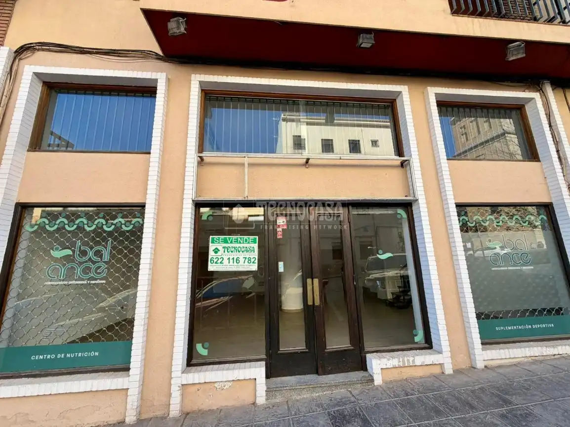 Local comercial en venda a Av. de la Constitución