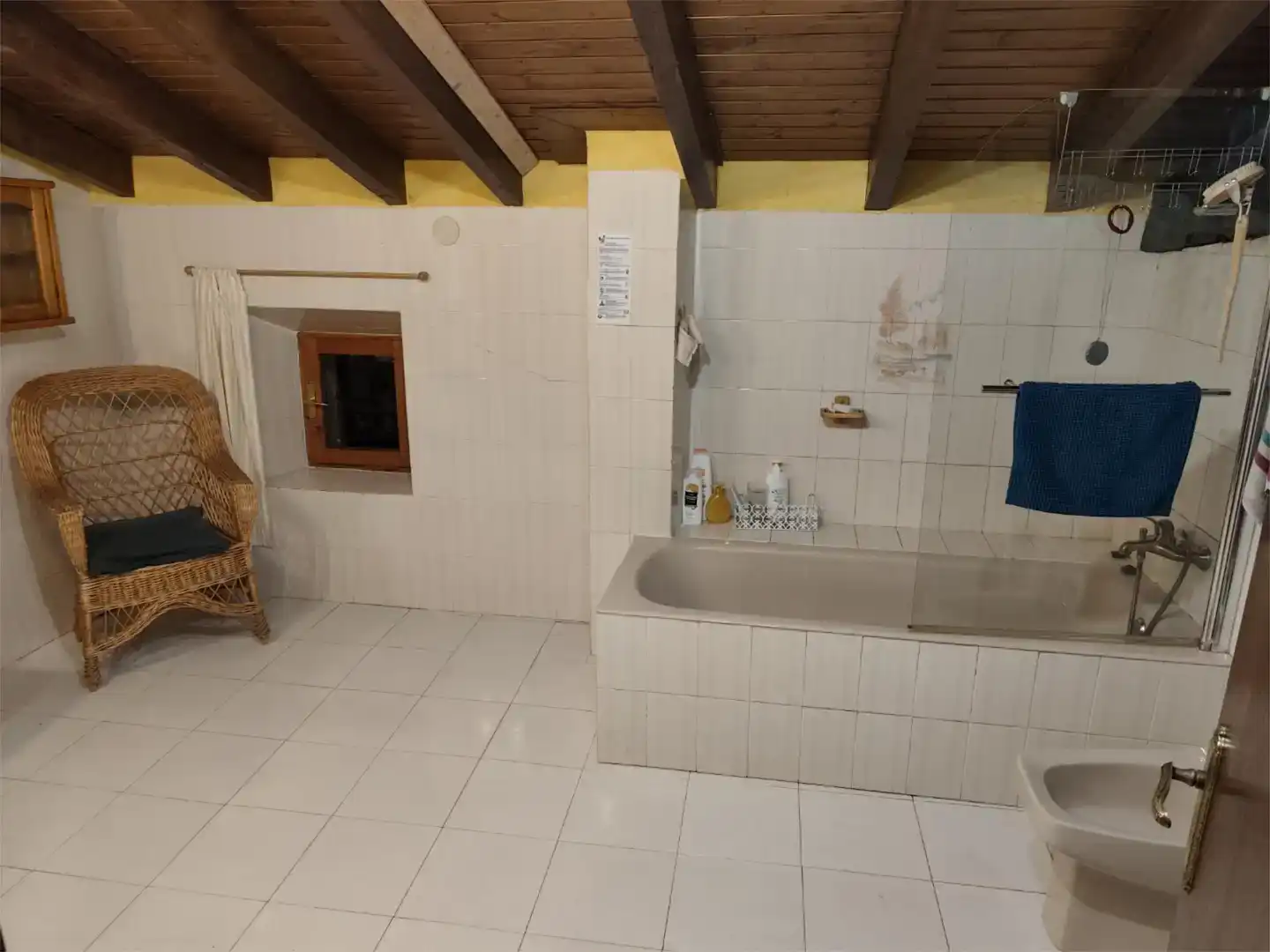 Bany de Casa adosada per a compartir en Orozko amb Moblat, Forn i Rentadora