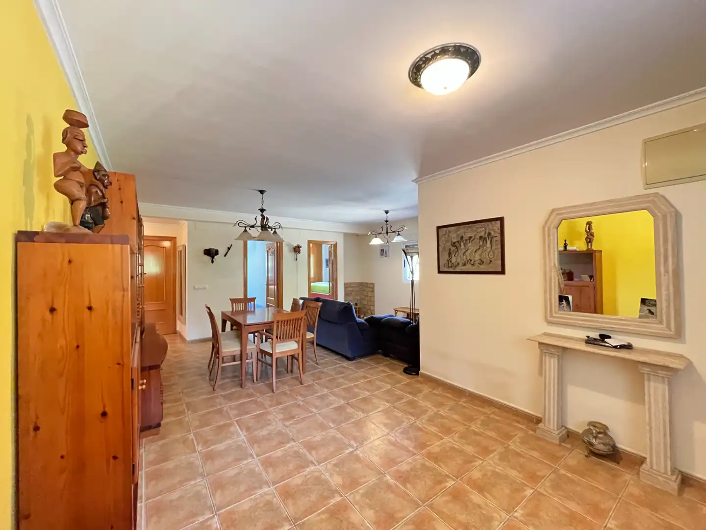 Menjador de Casa o xalet en venda en Sagunto / Sagunt amb Aire condicionat, Calefacció i Jardí privat