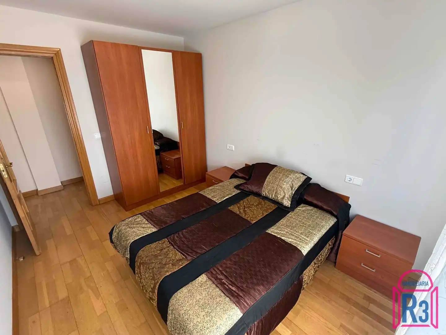 Habitación de Apartamento de alquiler en San Andrés del Rabanedo con Calefacción, Terraza y Trastero