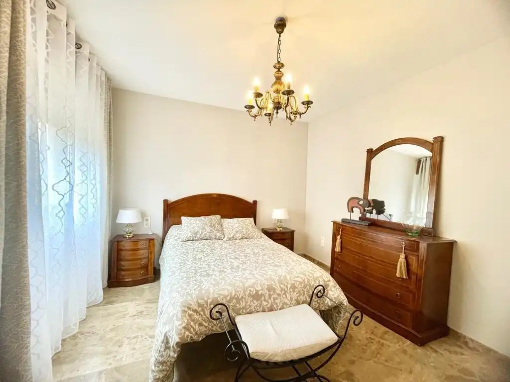 Habitación de Piso de alquiler en Granada con Aire acondicionado, Calefacción y Amueblado
