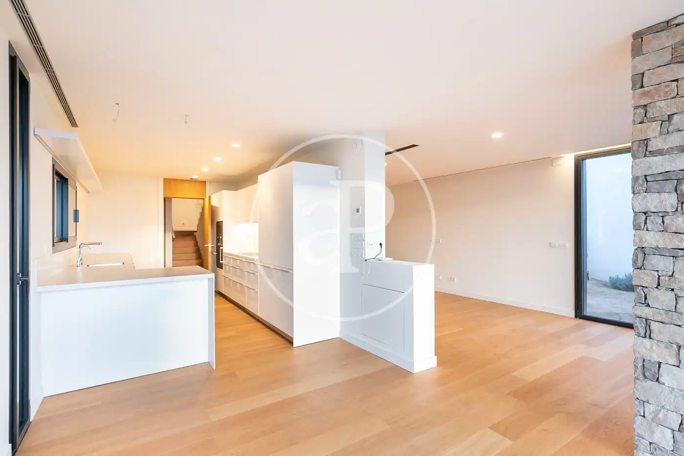 Flat for rent in Barcelona  with Air Conditioner, Heating and Private garden