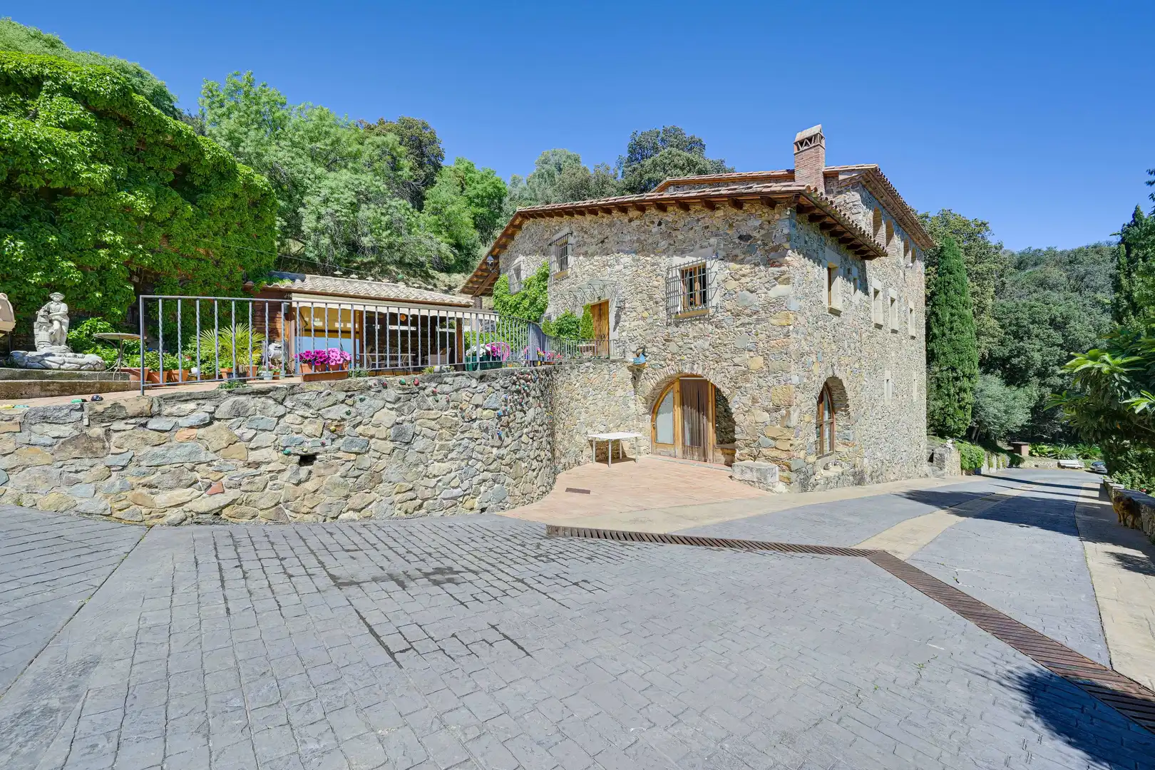 Vista exterior de Finca rústica en venta en Amer con Aire acondicionado, Calefacción y Terraza