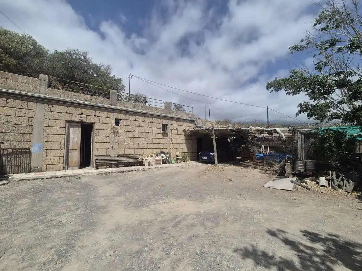 Vista exterior de Casa o xalet en venda en Granadilla de Abona amb Jardí privat, Terrassa i Traster
