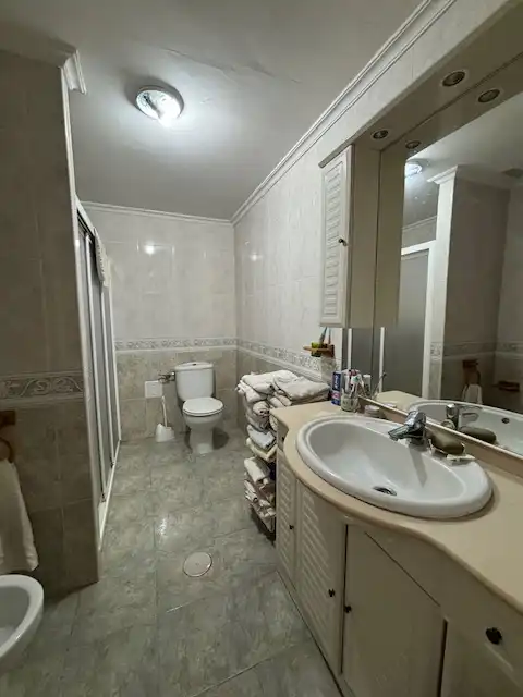 Baño de Finca rústica en venta en Narón con Calefacción, Jardín privado y Amueblado