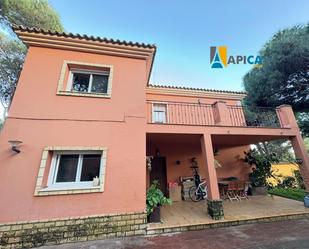 Vista exterior de Casa o xalet en venda en Chiclana de la Frontera amb Aire condicionat