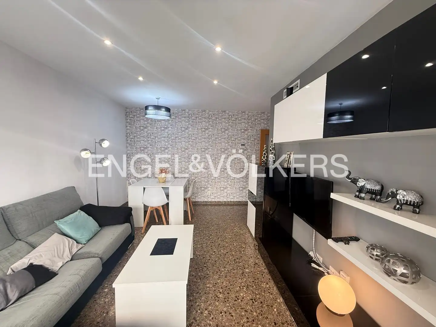 Living room of Flat for rent in Paiporta  with Air Conditioner and Heating