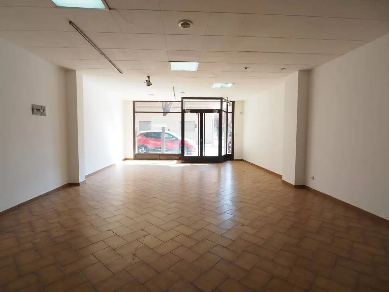 Local comercial en venda a Calle Joan Prim 213