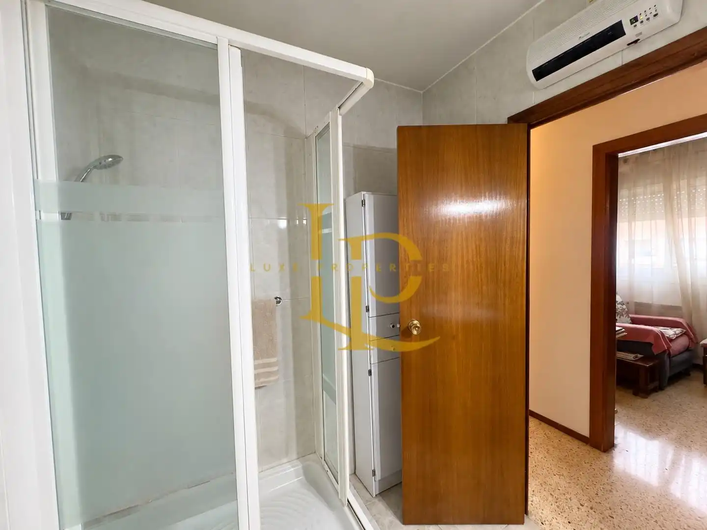 Habitación de Piso en venta en L'Hospitalet de Llobregat con Calefacción, Amueblado y Horno