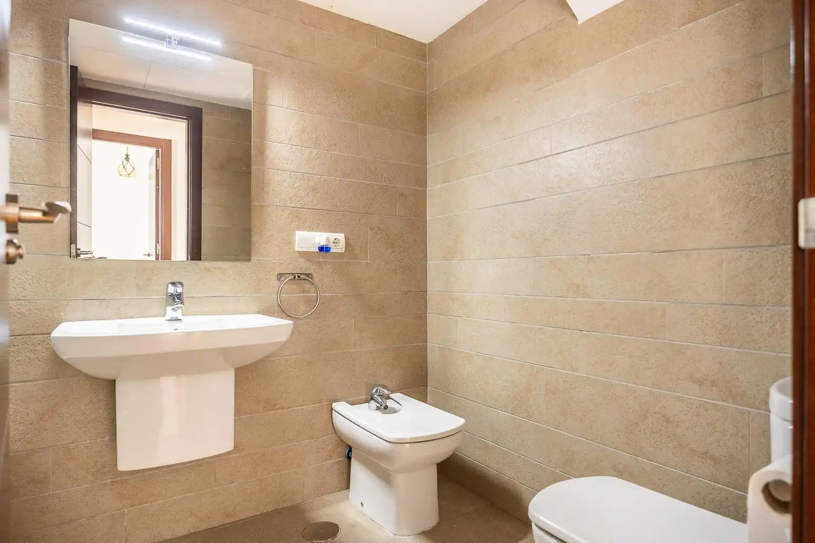 Bathroom of Detached homes for sale in Dos Hermanas  with Air Conditioner, Heating and Private garden