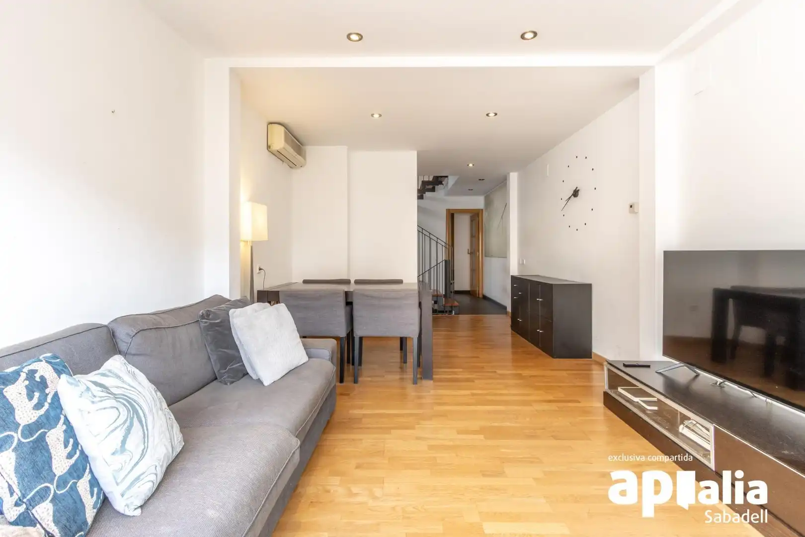 Exterior view of Houses for sale in Sabadell  with Air Conditioner, Heating and Parquet flooring