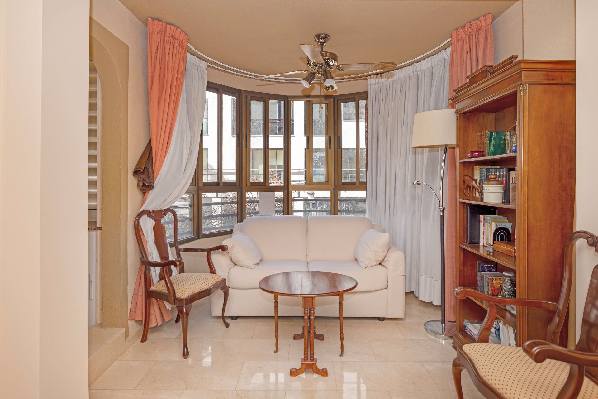 Living room of Flat for sale in Marbella  with Air Conditioner, Heating and Storage room