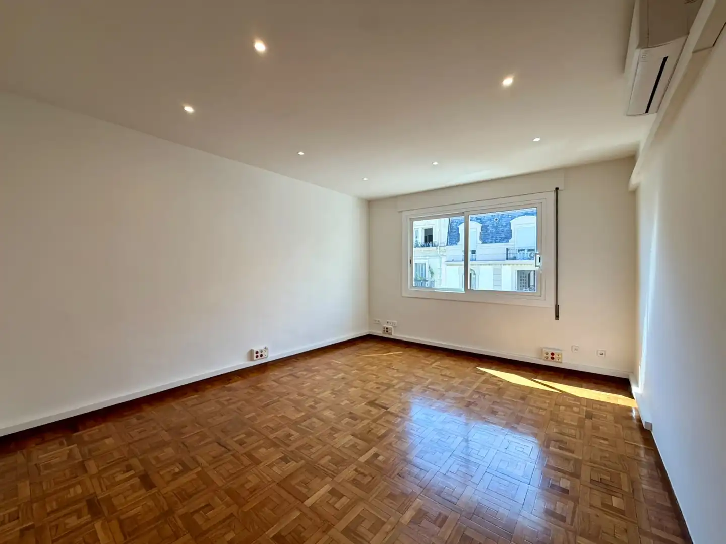 Office space with lift to rent in Carrer de Balmes 181, imagen 9